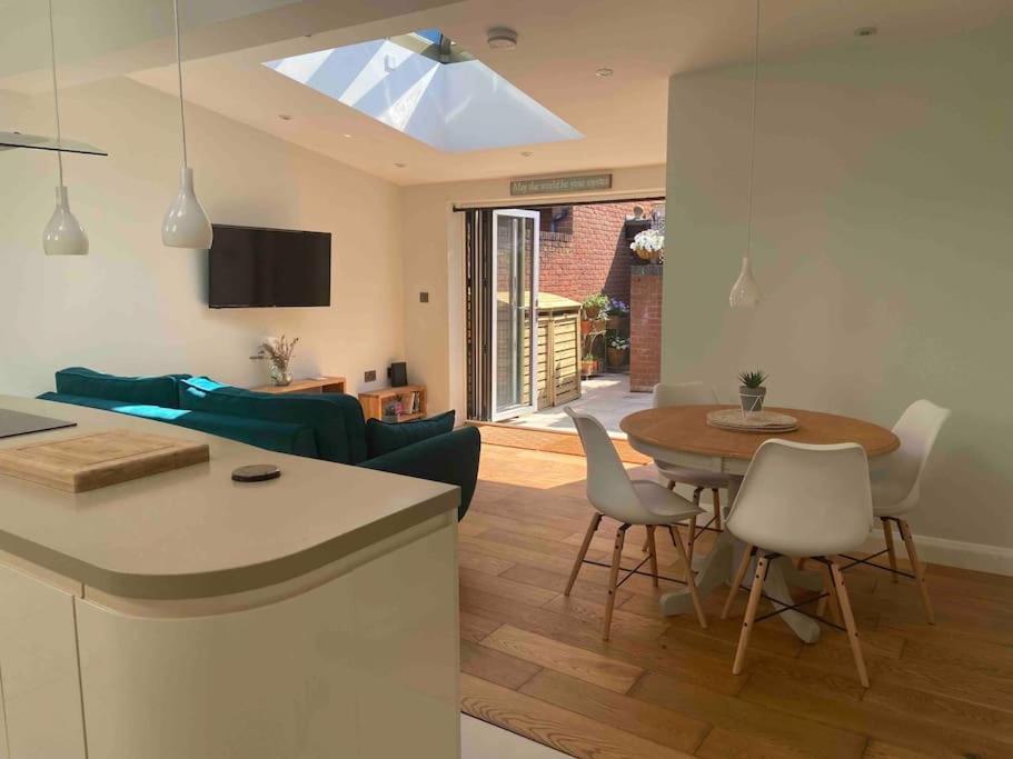 The Hideaway * Emsworth